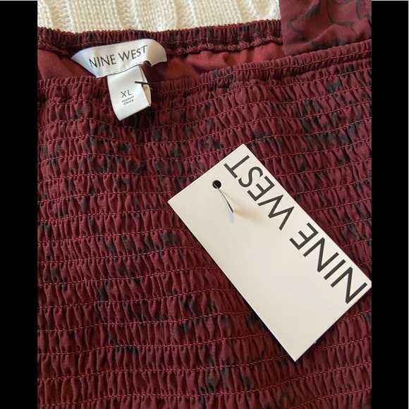 ❤️HP❤️Deep Red Squareneck Smocked Top-NWT - Picture 9 of 9